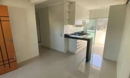 Apartamento à venda em Uberlândia-MG, no bairro Santa Mônica: 2 quartos, 2 salas, 1 banheiro, 1 vaga de garagem!