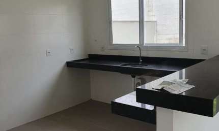 Casa em Condomínio Alto Paradiso Granja Marileusa, Uberlândia-MG: 3 quartos, 1 suíte, 2 salas, 3 banheiros, 2 vagas, Área de Lazer Completa