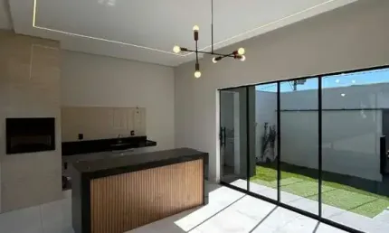 Imperdível! Casa à venda em Uberlândia-MG, Portal do Vale: 2 quartos, 2 salas, 1 banheiro, 2 vagas de garagem, 80m². Venha conferir!