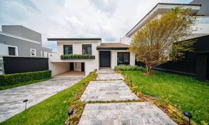 Casa com 3 Suítes á Venda em Alphaville Santana de Parnaíba São Paulo -SP