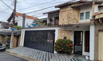 Lindo Sobrado à Venda com 3 dormitórios, 3 suítes, hidromassagem, 5 vagas,  Parque Espacial, São Bernardo do Campo