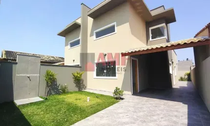 Casa com Mezanino à 600 metros da Praia de Itanhaém