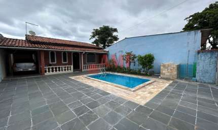 Casa com 3 dormitório no suarão pertinho do mar !!!!