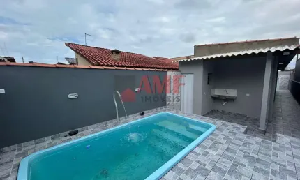 Casa nova com piscina no bairro Jardim Suarão - Itanhaém