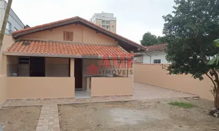 Casa Incrível a 700 metros do Mar no Vila São Paulo