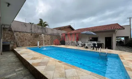 Casa com piscina a 100 metros do mar no cibratel ii