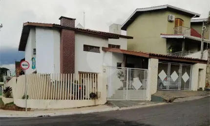 Casa com 5 quartos à venda na Antônio Massoni, --, Centro, Atibaia