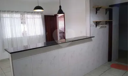 Casa térrea com 3 quartos à venda ou para locação em Alvinópolis - SP
