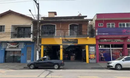 Casa com 4 quartos para locação em Alvinópolis - SP
