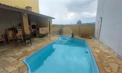 Casa com 4 quartos à venda ou para locação em Atibaia Jardim - SP