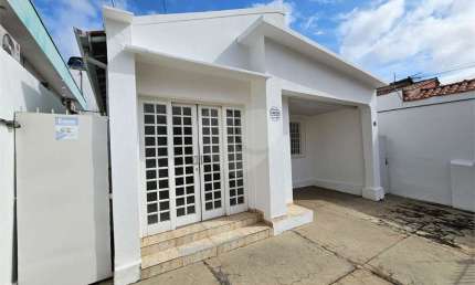 Casa com 2 quartos à venda ou para locação em Centro - SP