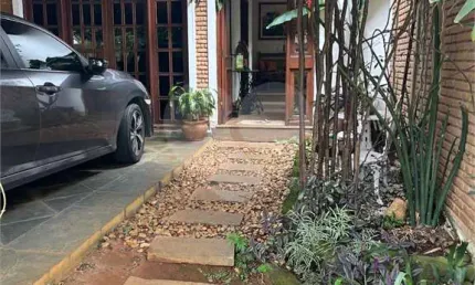 Casa térrea com 3 quartos para locação em Jardim Do Lago - SP