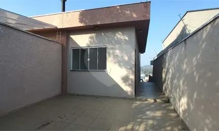 Casa de vila com 2 quartos à venda ou para locação em Jardim Do Lago - SP
