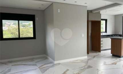 Duplex com 3 quartos para locação em Nova Gardênia - SP