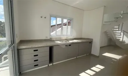 Sobrado com 3 quartos para locação em Vila Thais - SP