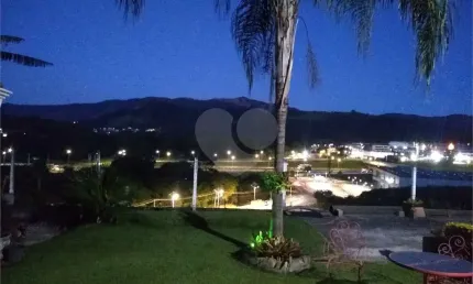 Sobrado com 4 quartos à venda em Jardim Estância Brasil - SP