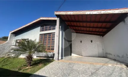 Casa com 3 quartos à venda ou para locação em Vila Santista - SP