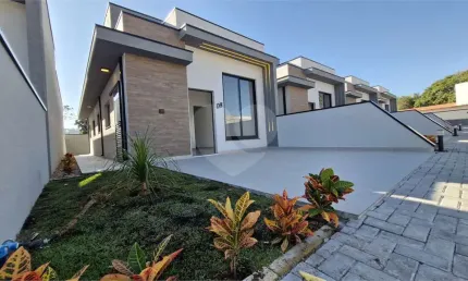 Casa de vila com 3 quartos à venda em Caetetuba - SP