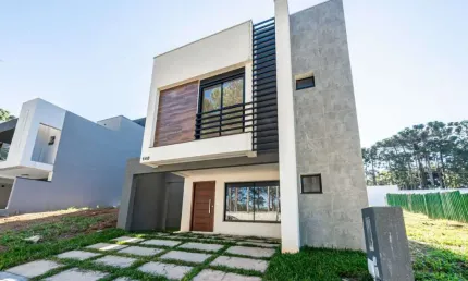 Sobrado no Santa Cândida de 130,00 m² com 3 quartos  - 94702.001-KD