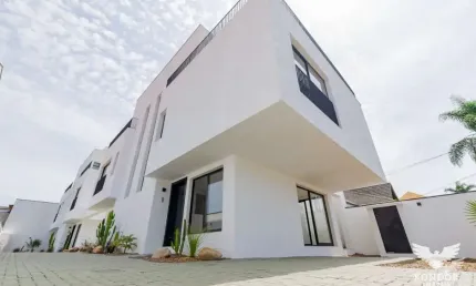 Sobrado em condomínio com 3 quartos em santa felicidade de 148,48 m²