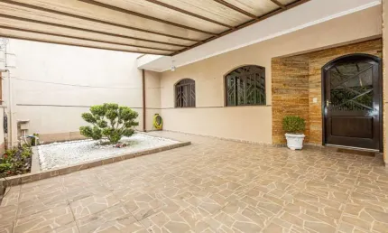 Casa com 3 quartos para alugar na Rua Engenheiro Oswaldo Siqueira, 21, Taboão, Curitiba