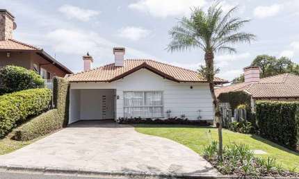 Casa com 4 quartos em condomínio no São Braz de 240,00 m²