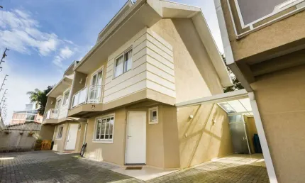 Sobrado com 3 quartos  em Santa Felicidade de 139,49 m²