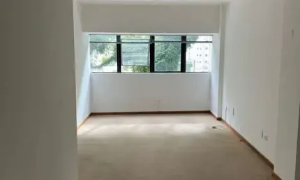 Sala comercial com 1 sala para alugar na Avenida República Argentina, 452, Água Verde, Curitiba