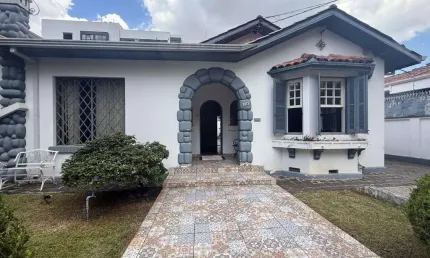 Casa comercial com 6 salas para alugar na Alameda Augusto Stellfeld, 1015, Centro, Curitiba