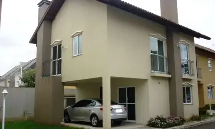 Sobrado em condominio em SANTA FELICIDADE com 135m²