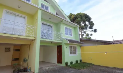 Sobrado em condomínio em santa felicidade com 169,17 m²