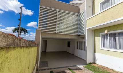Sobrado em condomínio no BARREIRINHA com área privativa de  237,00 m²