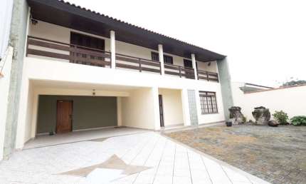 Casa com 3 quartos para alugar na Rua Juscelino Gonçalves, 41, São Braz, Curitiba