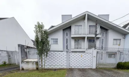 Casa com 3 quartos para alugar na Avenida Francisco Gulin, 1080, Santa Felicidade, Curitiba