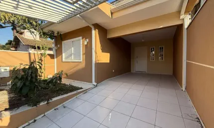 Casa com 2 quartos para alugar na Rua Leopoldo Malewschik, 25, Loteamento Marinoni, Almirante Tamandaré
