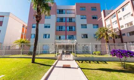 Apartamento com 3 quartos para alugar na Rua Guaratuba, 662, Ahú, Curitiba