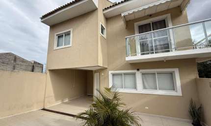 Casa com 3 quartos para alugar na Rua Luiz Leduc, 1283, Vista Alegre, Curitiba