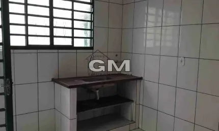 Casa com 3 quartos para alugar no Jardim Macedo, Ribeirão Preto , 137 m2 por R$ 1.800