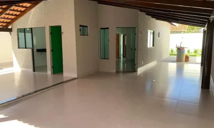 Casa à venda – 3 quartos (1 suíte), garagem para 4 carros, churrasqueira e muito mais!