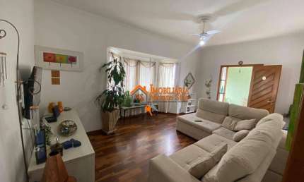 Casa à venda com 2 quartos, 1 suíte com closet e banheira, amplo espaço gourmet com horta, Vila Milton, Guarulhos, SP