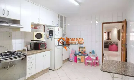 Casa com 3 dormitórios à venda, 202 m² por R$ 800.000,00 - Vila Augusta - Guarulhos/SP