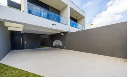 Sobrado com 3 suites, 04 vagas de garagem, 02 BWC social