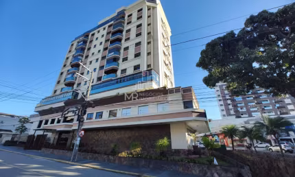 Apartamento com 03 quartos sendo 01 suíte localizado em Coqueiros - Fpólis - SC.