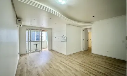 Apartamento com 03 quartos sendo 01 suíte 02 BWC localizado em Barreiros, São José - SC.