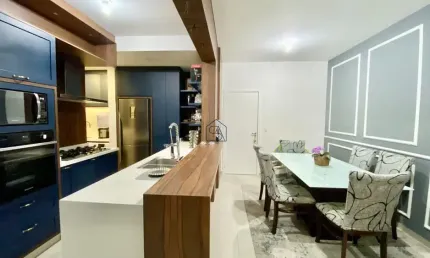 Apartamento com 02 quartos sendo 01 suíte 02 BWC localizado no bairro Ipiranga, São José - SC.