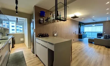 Apartamento com 02 quartos sendo 01 suíte 02 BWC localizado no Kobrasol, São José - SC.