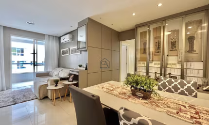 Apartamento com 03 quartos sendo 01 suíte 02 BWC localizado em Barreiros, São José - SC.