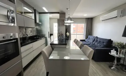 Apartamento com 02 quartos sendo 01 suíte 02 BWC localizado em Areias, São José - SC.