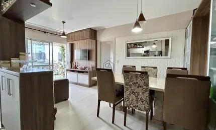 Apartamento com 03 quartos sendo 01 suíte 02 BWC localizado em Barreiros, São José - SC.