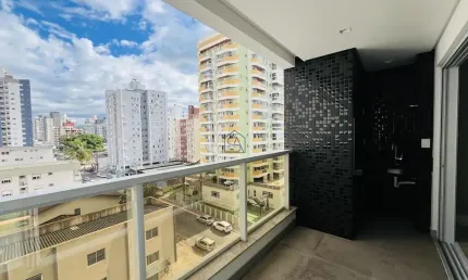 Apartamento com 02 quartos sendo 02 suítes 03 BWC localizado em Campinas, São José - SC.